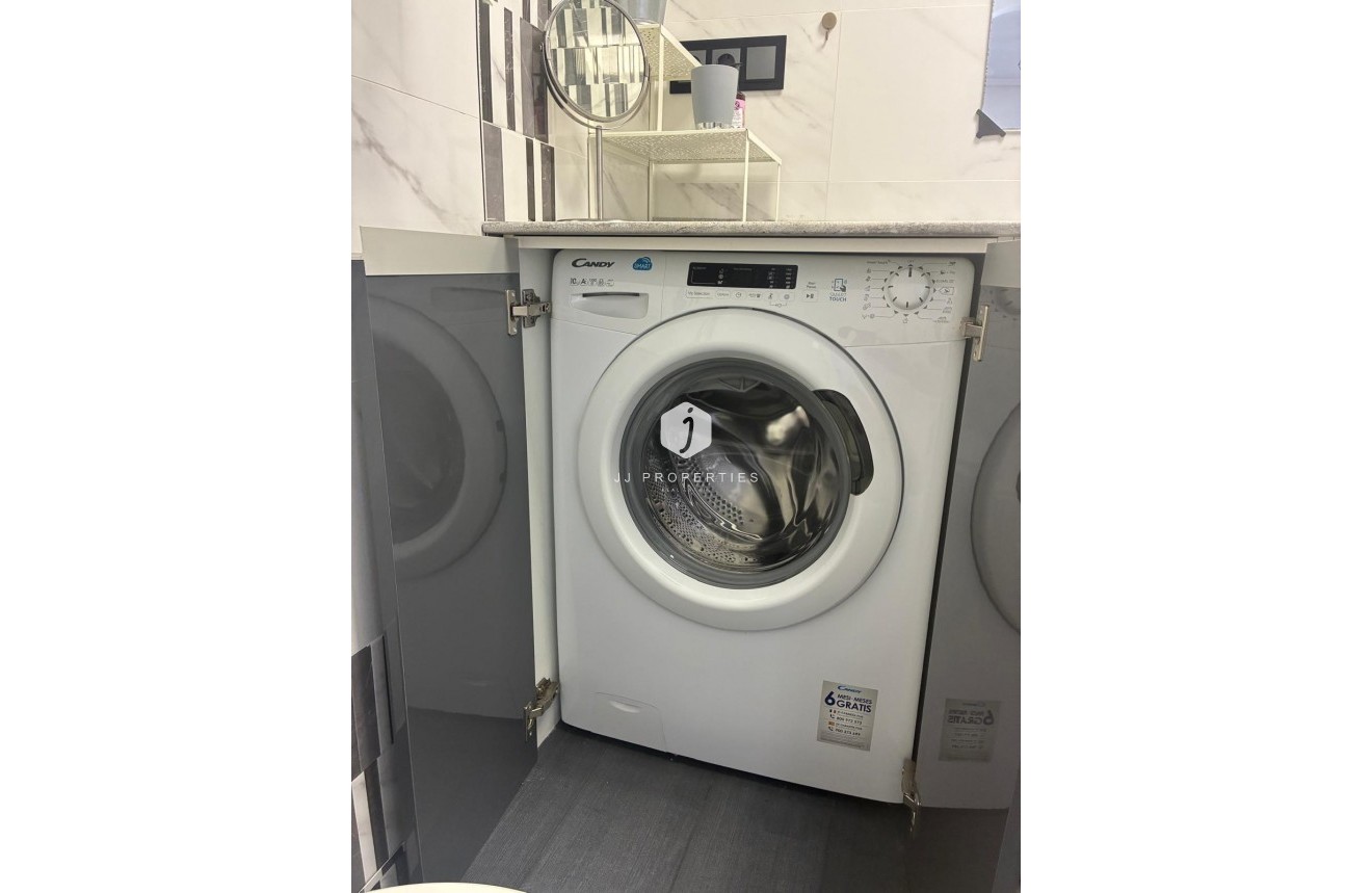 D'occasion - Appartement -
Torrevieja - Centro