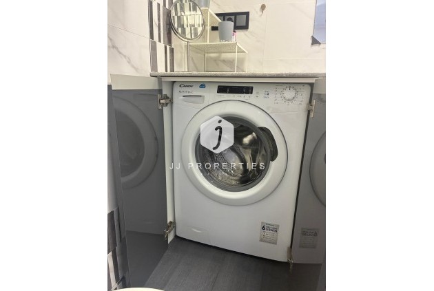 D'occasion - Appartement -
Torrevieja - Centro