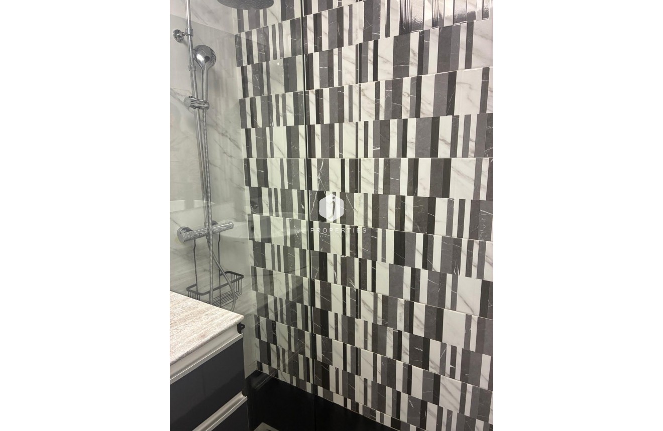 D'occasion - Appartement -
Torrevieja - Centro