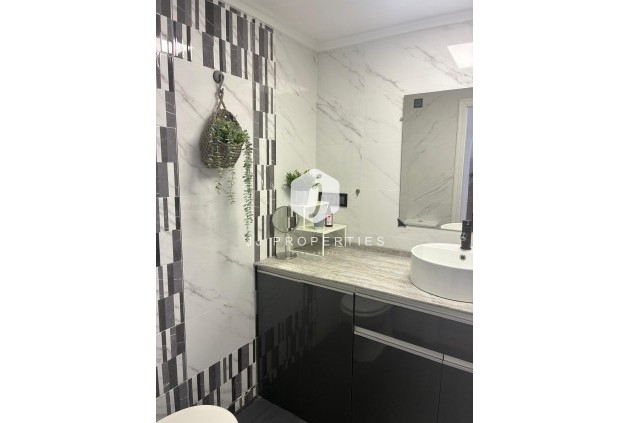 D'occasion - Appartement -
Torrevieja - Centro