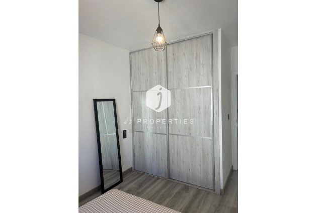 D'occasion - Appartement -
Torrevieja - Centro