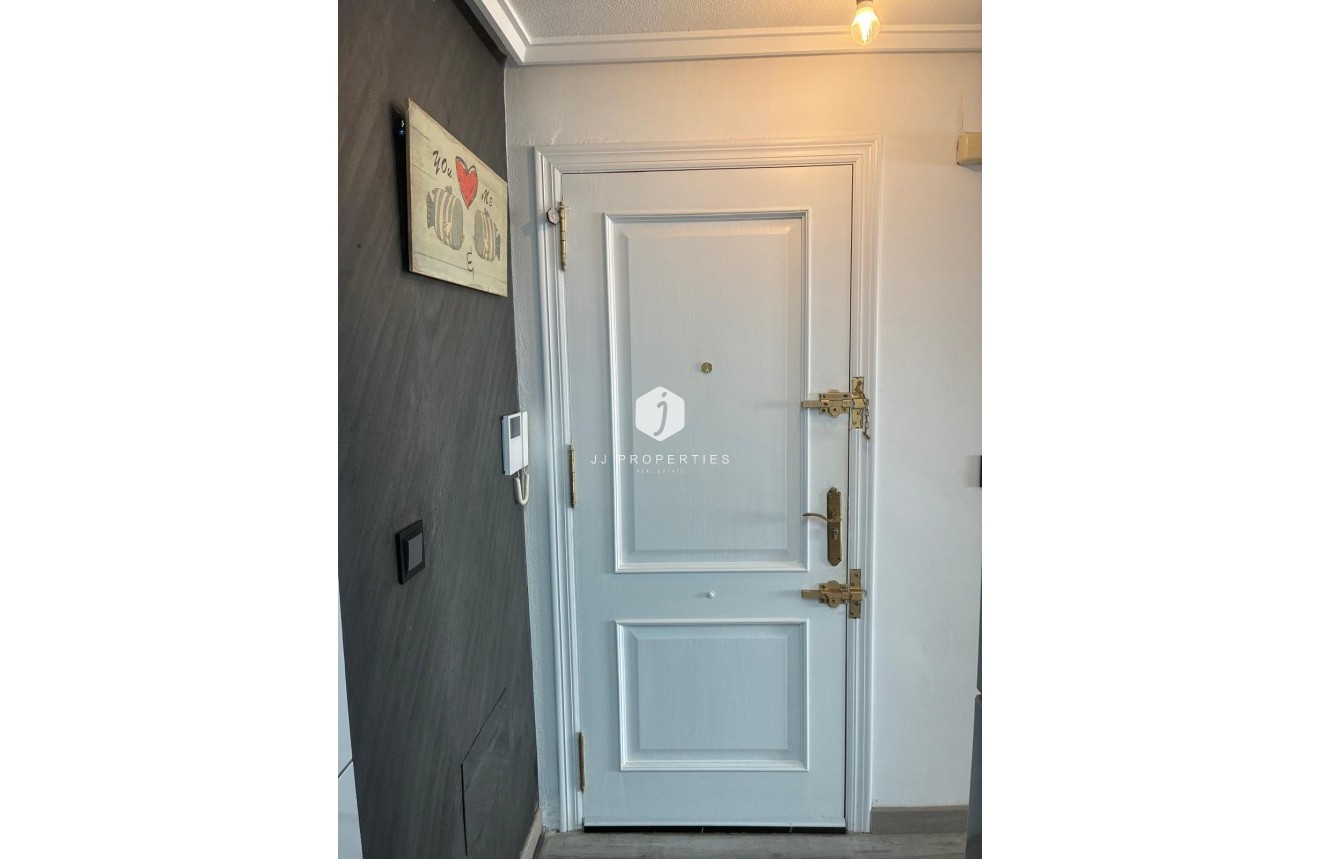 D'occasion - Appartement -
Torrevieja - Centro