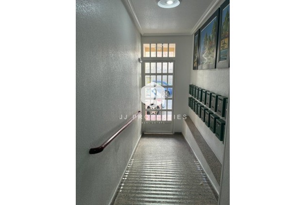 D'occasion - Appartement -
Torrevieja - Centro