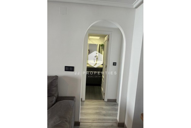 D'occasion - Appartement -
Torrevieja - Centro