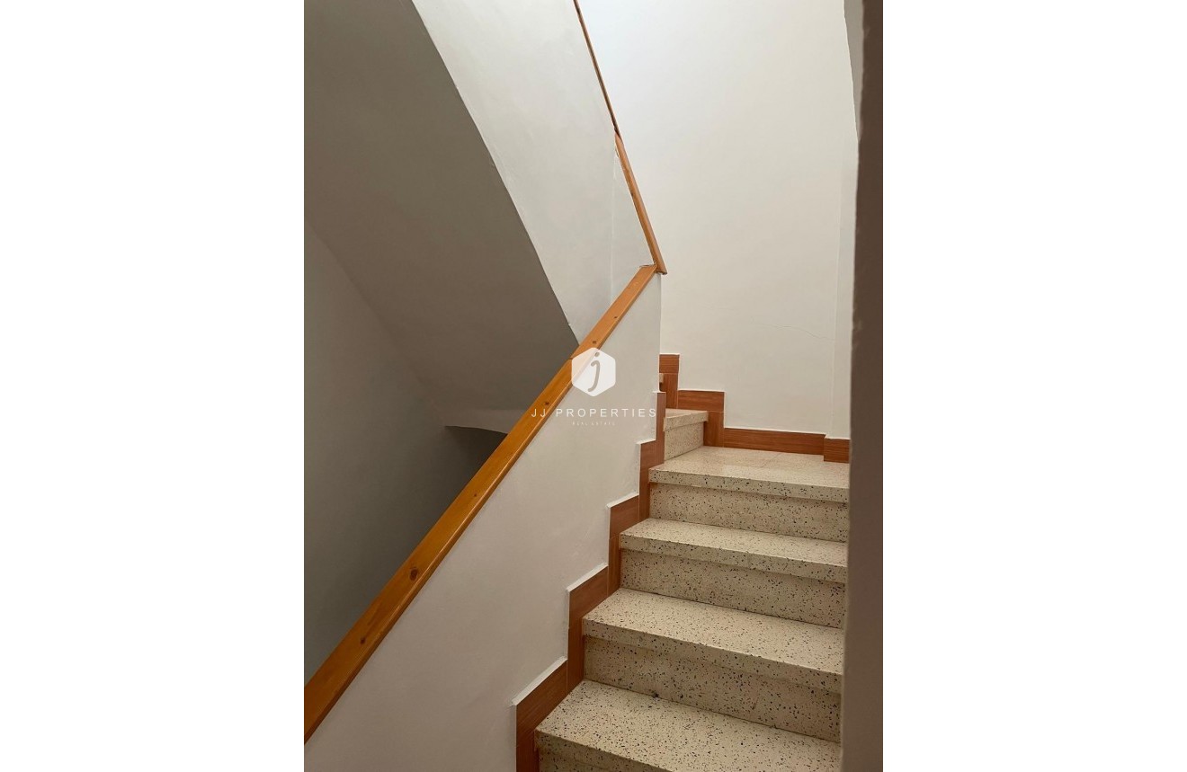 Aus zweiter Hand - Duplex -
Albatera