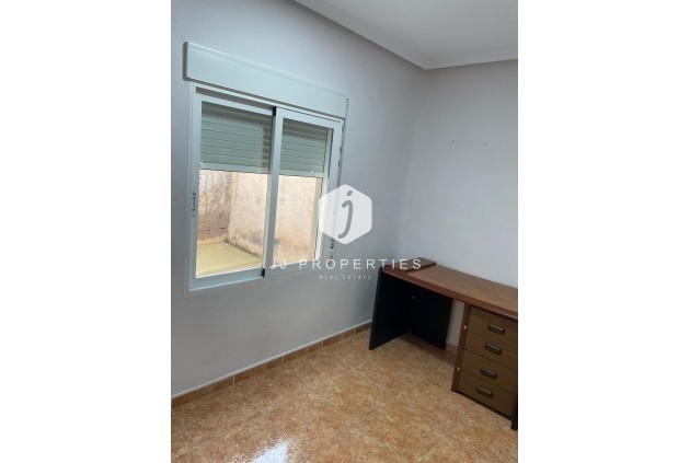 Aus zweiter Hand - Duplex -
Albatera