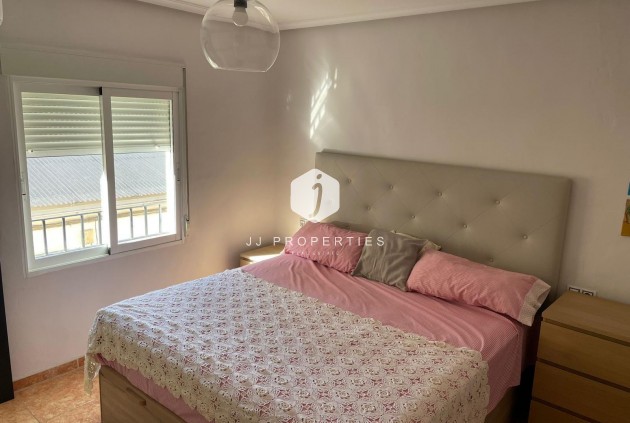 Aus zweiter Hand - Duplex -
Albatera