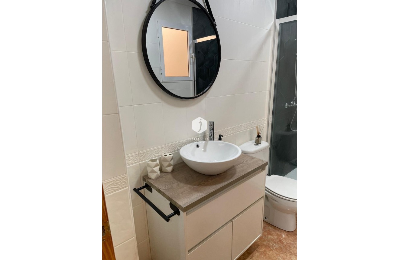 Aus zweiter Hand - Duplex -
Albatera