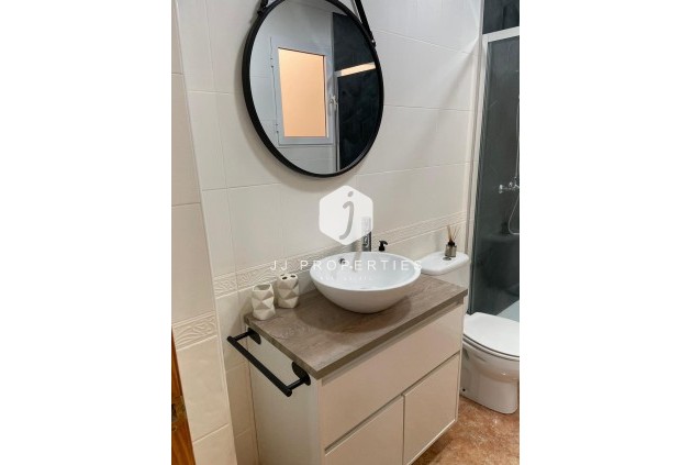 Aus zweiter Hand - Duplex -
Albatera