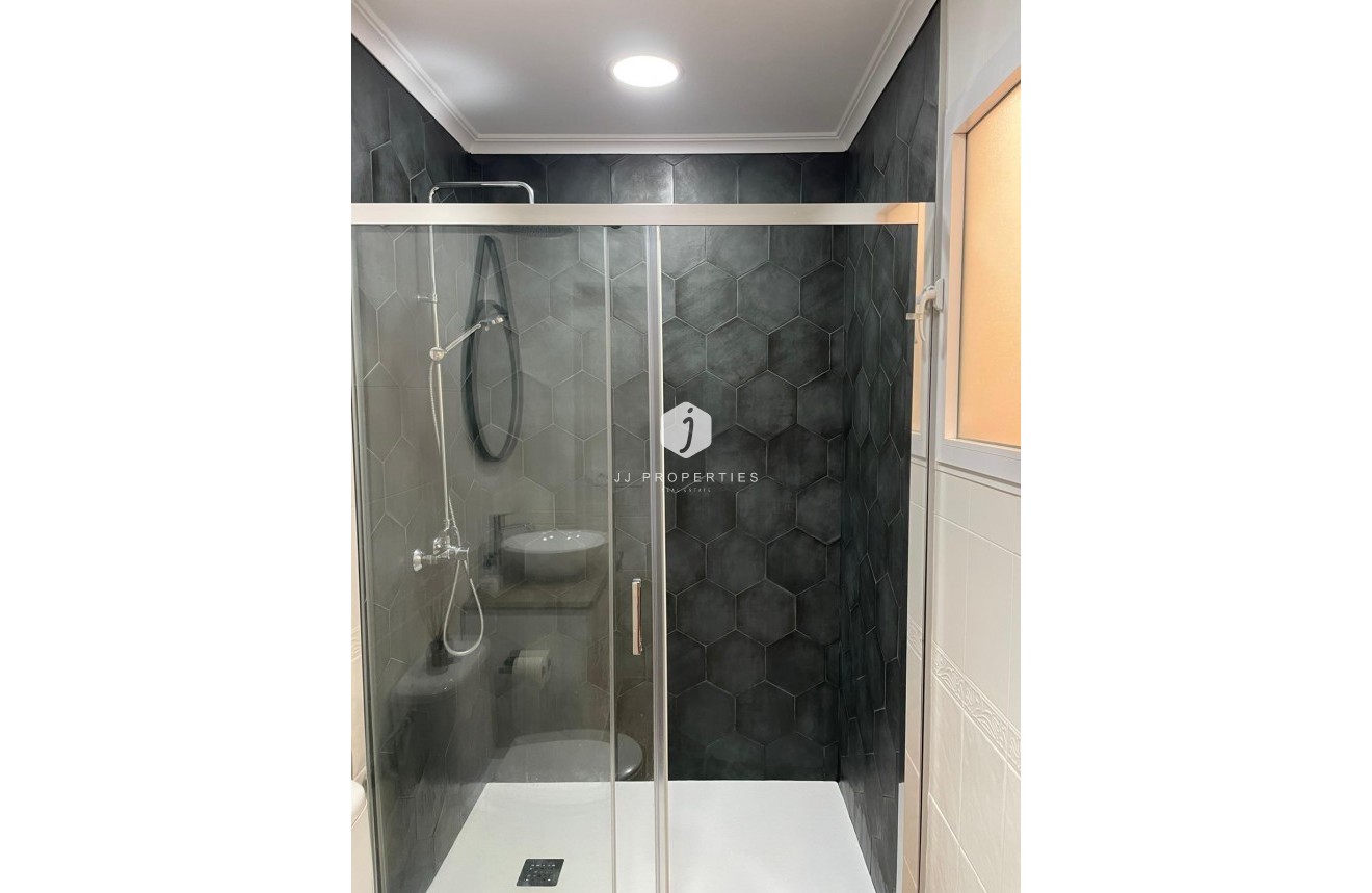 Aus zweiter Hand - Duplex -
Albatera