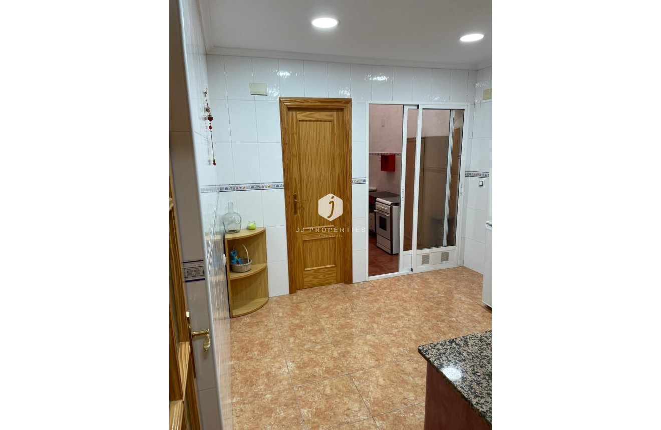 Aus zweiter Hand - Duplex -
Albatera