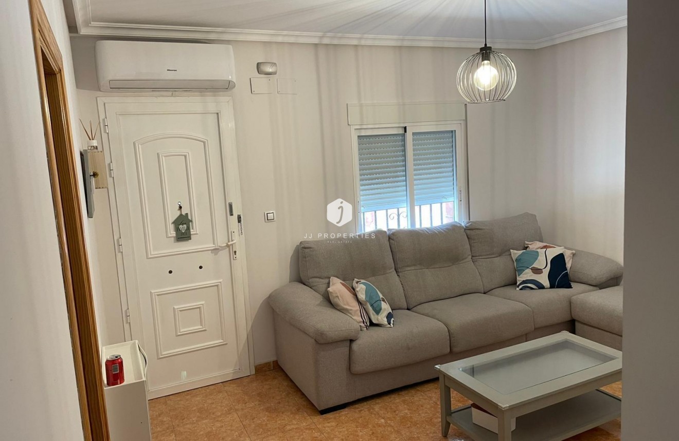 Aus zweiter Hand - Duplex -
Albatera