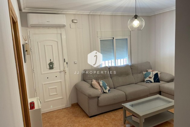 Aus zweiter Hand - Duplex -
Albatera