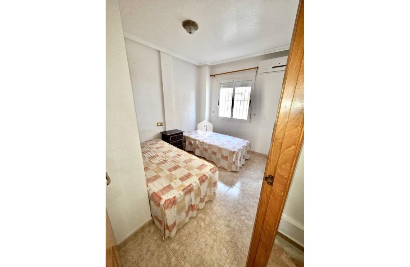 Resale - Chalet -
Playa Flamenca - Costa Blanca