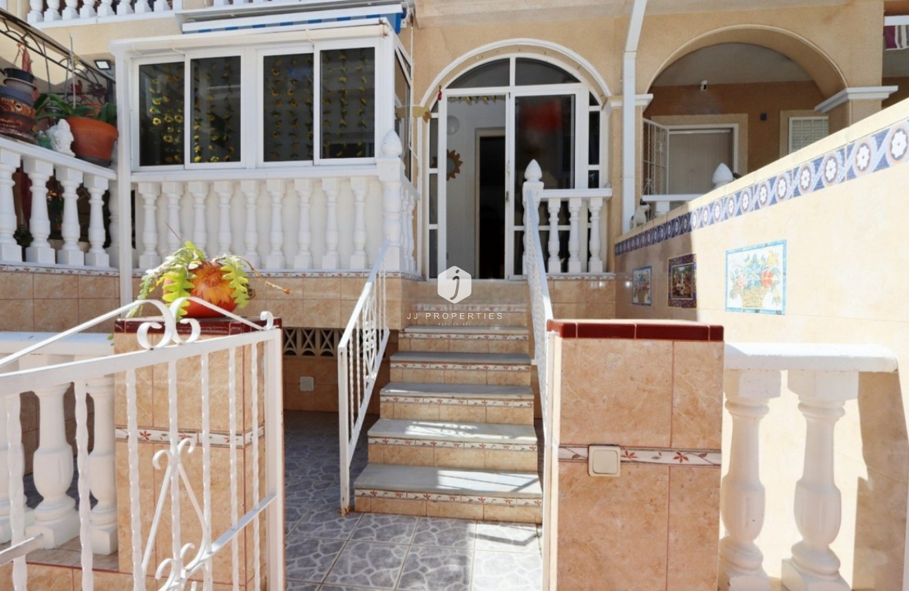 Resale - Chalet -
Playa Flamenca - Costa Blanca