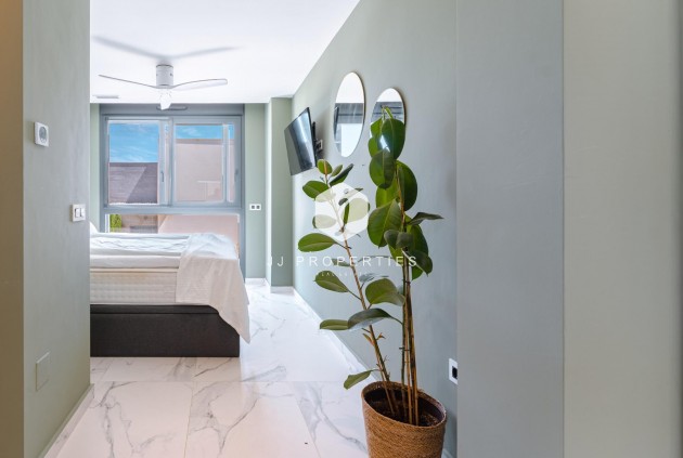 Resale - Villa -
San Miguel de Salinas - Bellavista