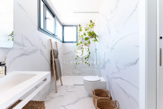 Resale - Villa -
San Miguel de Salinas - Bellavista