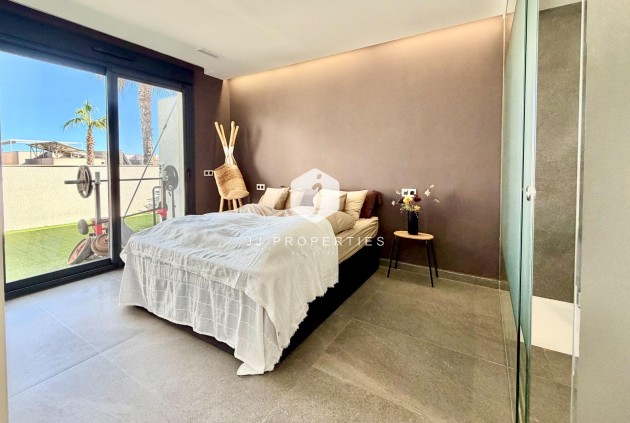 Resale - Villa -
San Miguel de Salinas - Bellavista