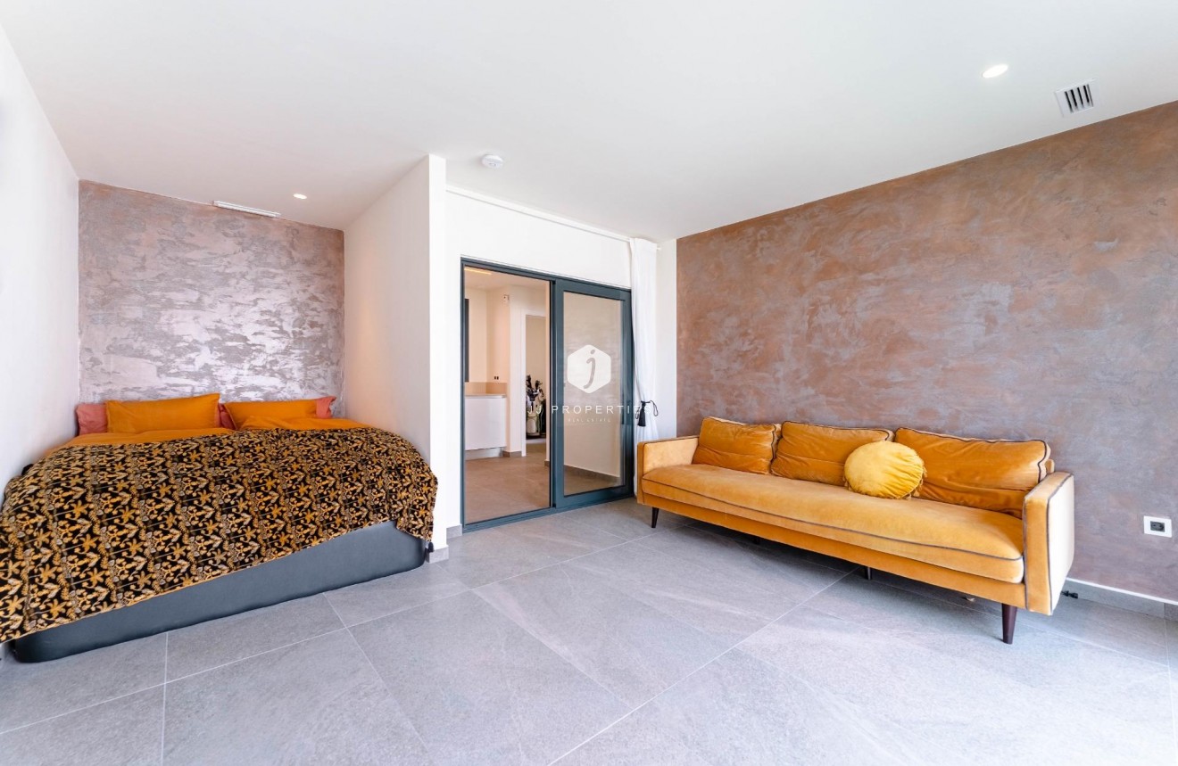 Resale - Villa -
San Miguel de Salinas - Bellavista