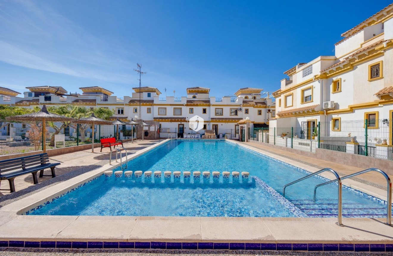 Tweedehands - Chalet -
Torrevieja - aguas nuevas