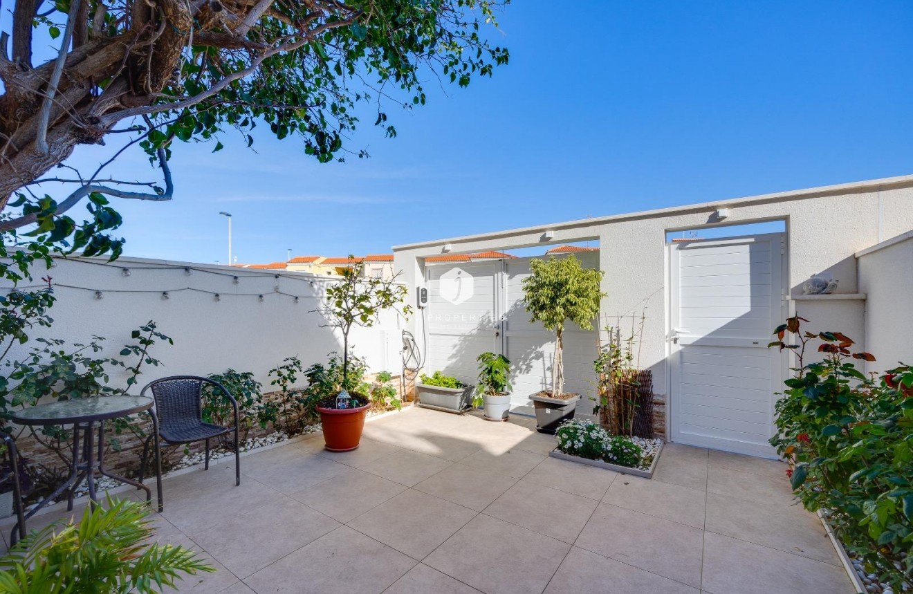 Tweedehands - Chalet -
Torrevieja - aguas nuevas