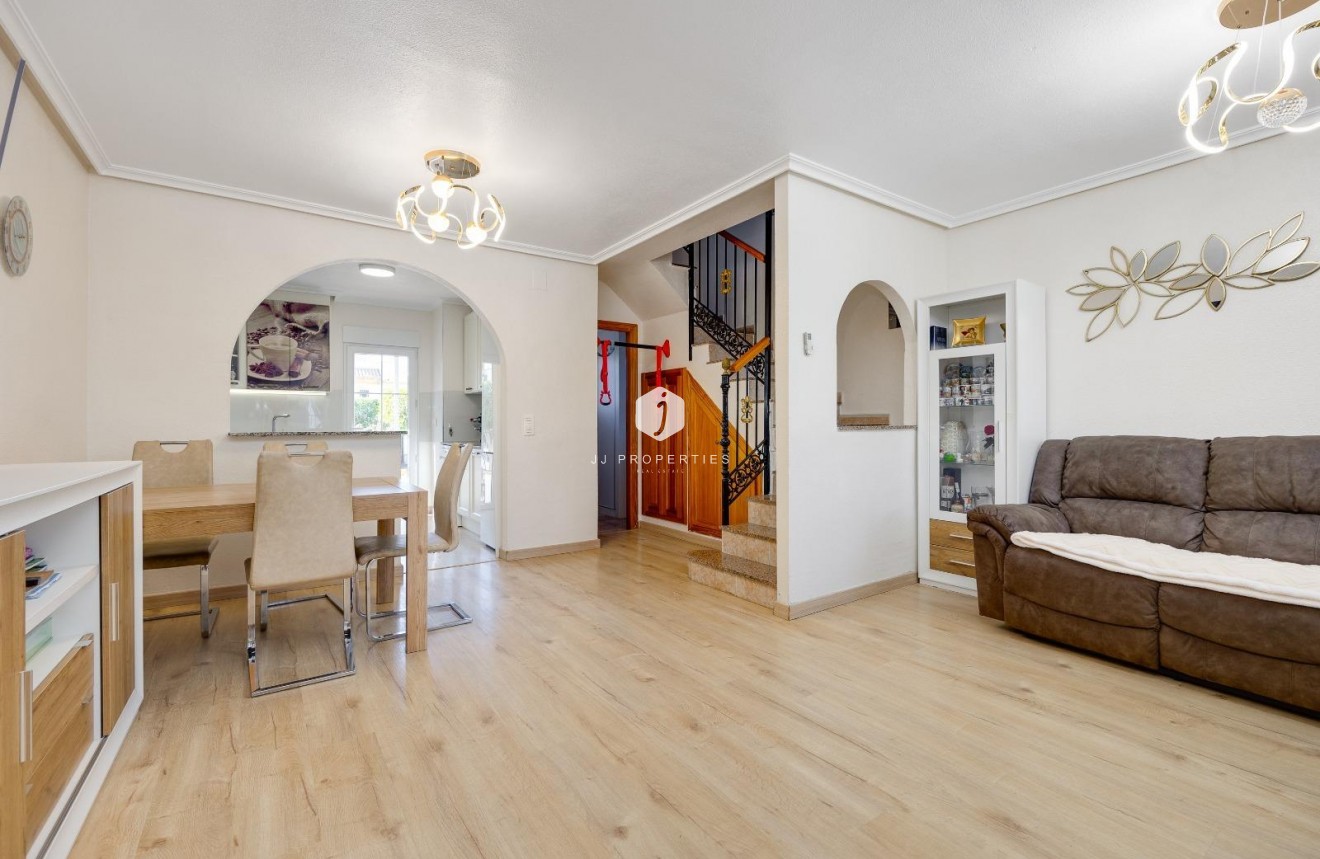 Tweedehands - Chalet -
Torrevieja - aguas nuevas