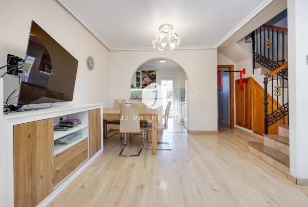 Tweedehands - Chalet -
Torrevieja - aguas nuevas