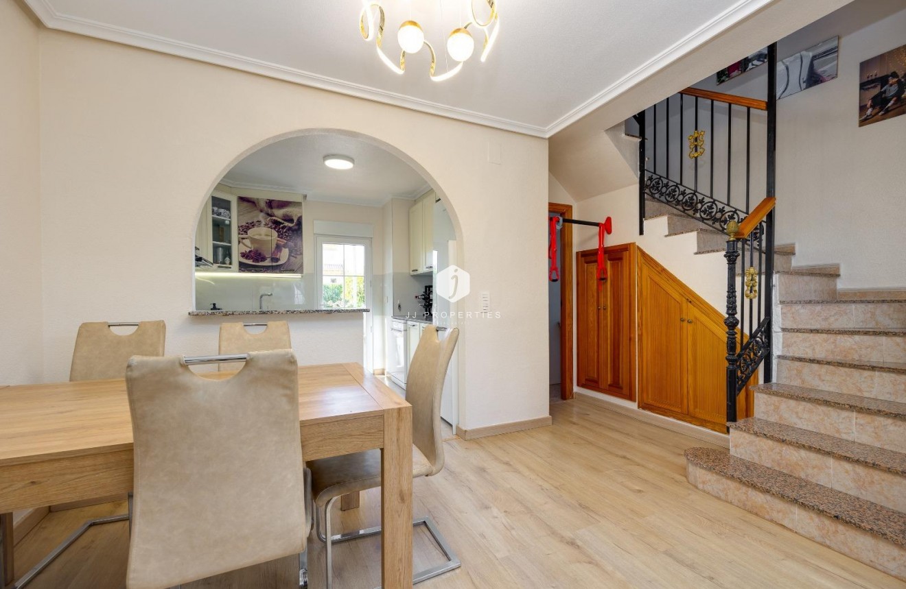 Tweedehands - Chalet -
Torrevieja - aguas nuevas