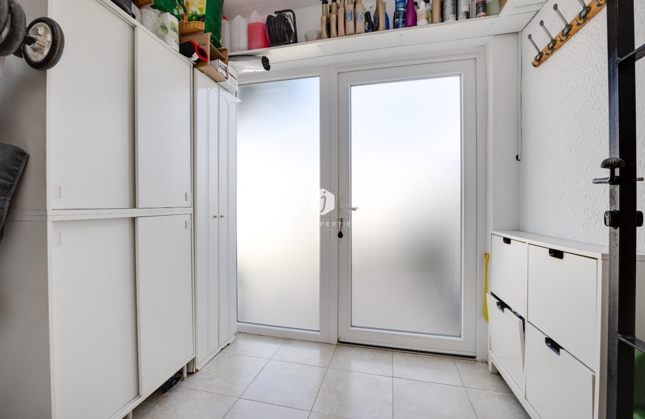 Tweedehands - Chalet -
Torrevieja - aguas nuevas