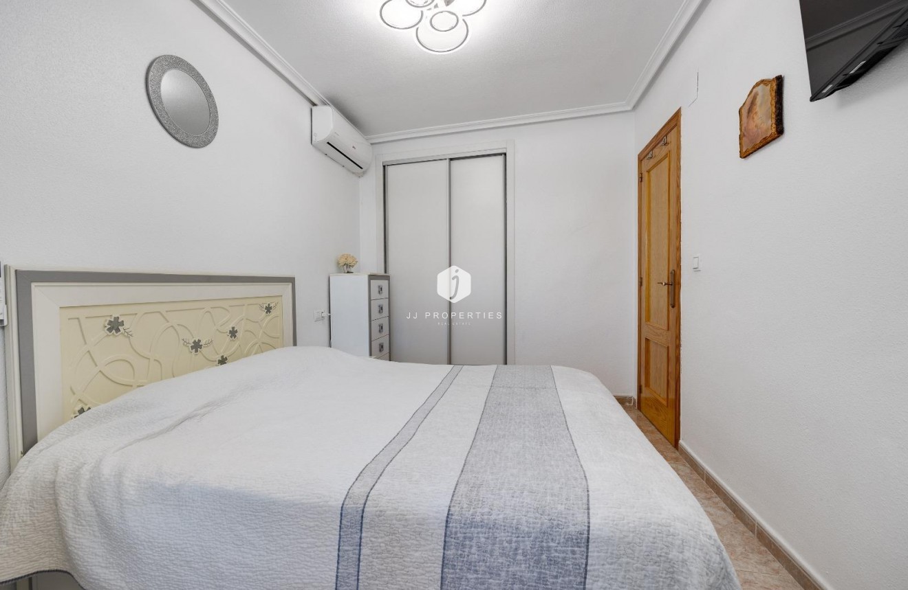 Tweedehands - Chalet -
Torrevieja - aguas nuevas