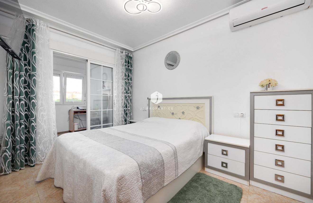 Tweedehands - Chalet -
Torrevieja - aguas nuevas