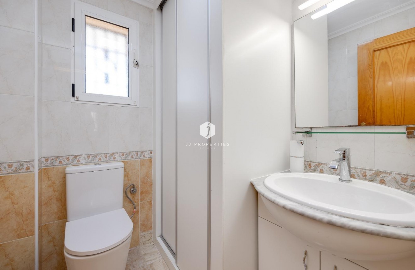 Tweedehands - Chalet -
Torrevieja - aguas nuevas