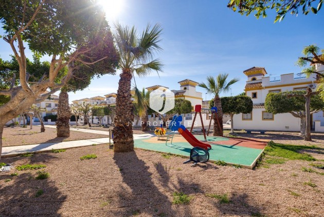 Tweedehands - Chalet -
Torrevieja - aguas nuevas