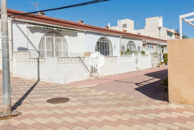 Resale - Bungalow -
Torrevieja - La Siesta - El Salado - Torreta