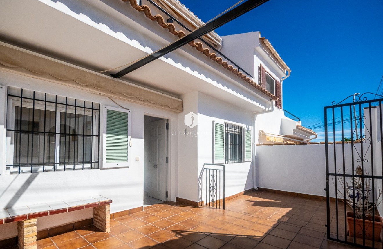 Resale - Villa -
San Miguel de Salinas - Inland