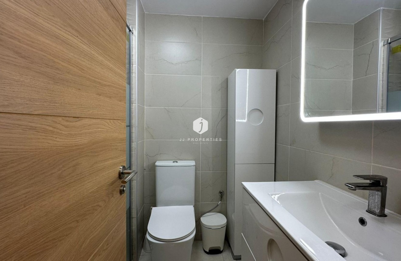 D'occasion - Appartement -
Torrevieja - La Mata Pueblo