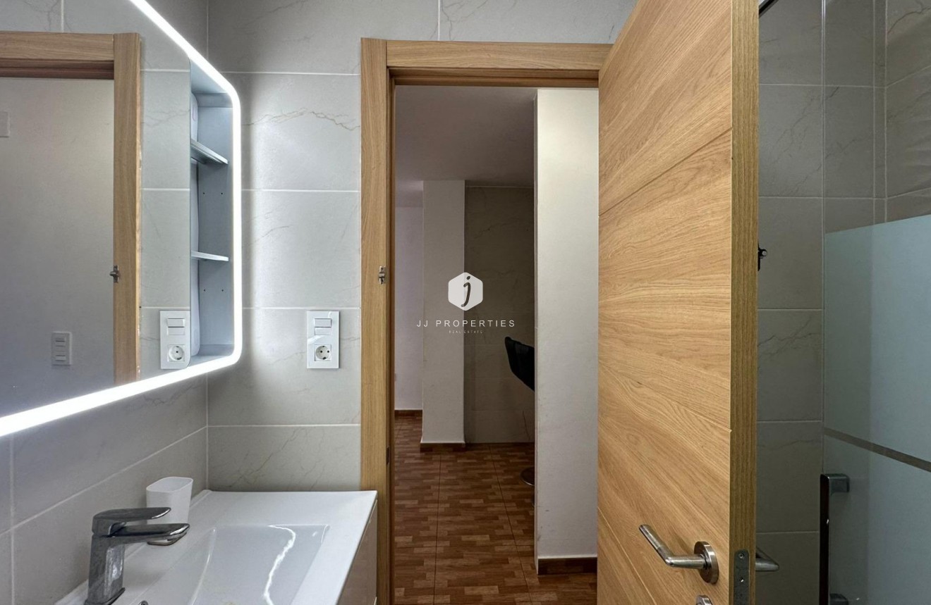 D'occasion - Appartement -
Torrevieja - La Mata Pueblo