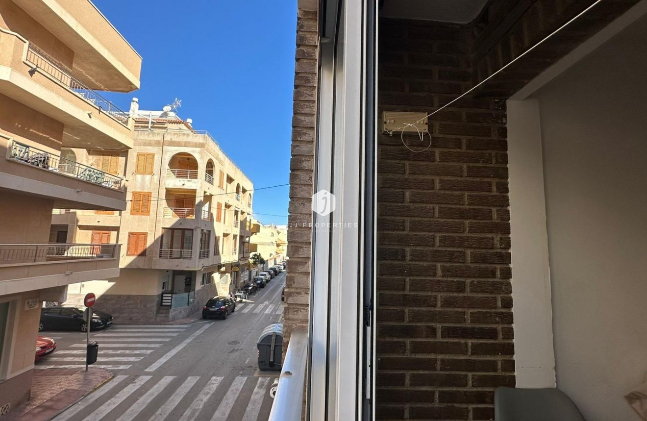 D'occasion - Appartement -
Torrevieja - La Mata Pueblo