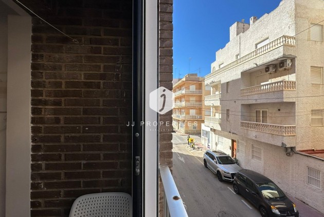 D'occasion - Appartement -
Torrevieja - La Mata Pueblo