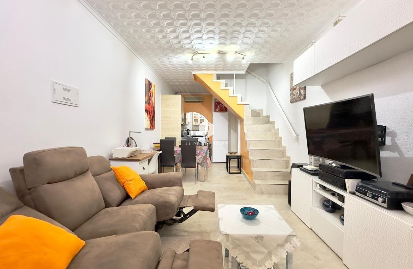 Z drugiej ręki - Szalet -
Torrevieja - La Siesta - El Salado - Torreta