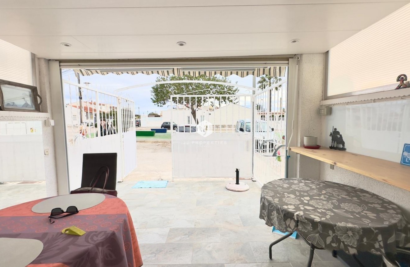 Z drugiej ręki - Szalet -
Torrevieja - La Siesta - El Salado - Torreta