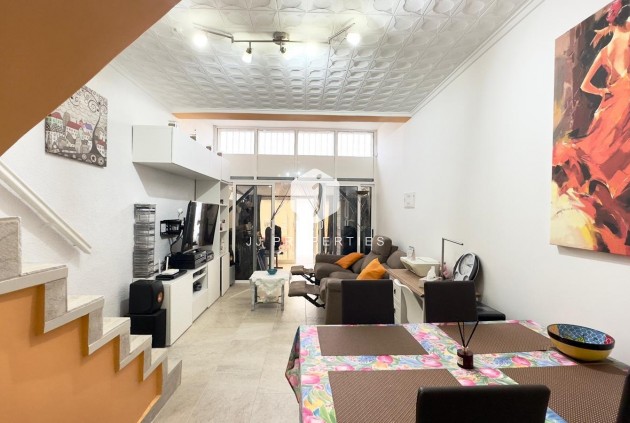 Z drugiej ręki - Szalet -
Torrevieja - La Siesta - El Salado - Torreta