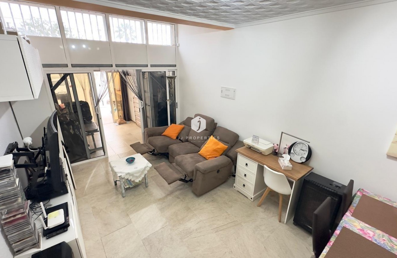 Z drugiej ręki - Szalet -
Torrevieja - La Siesta - El Salado - Torreta