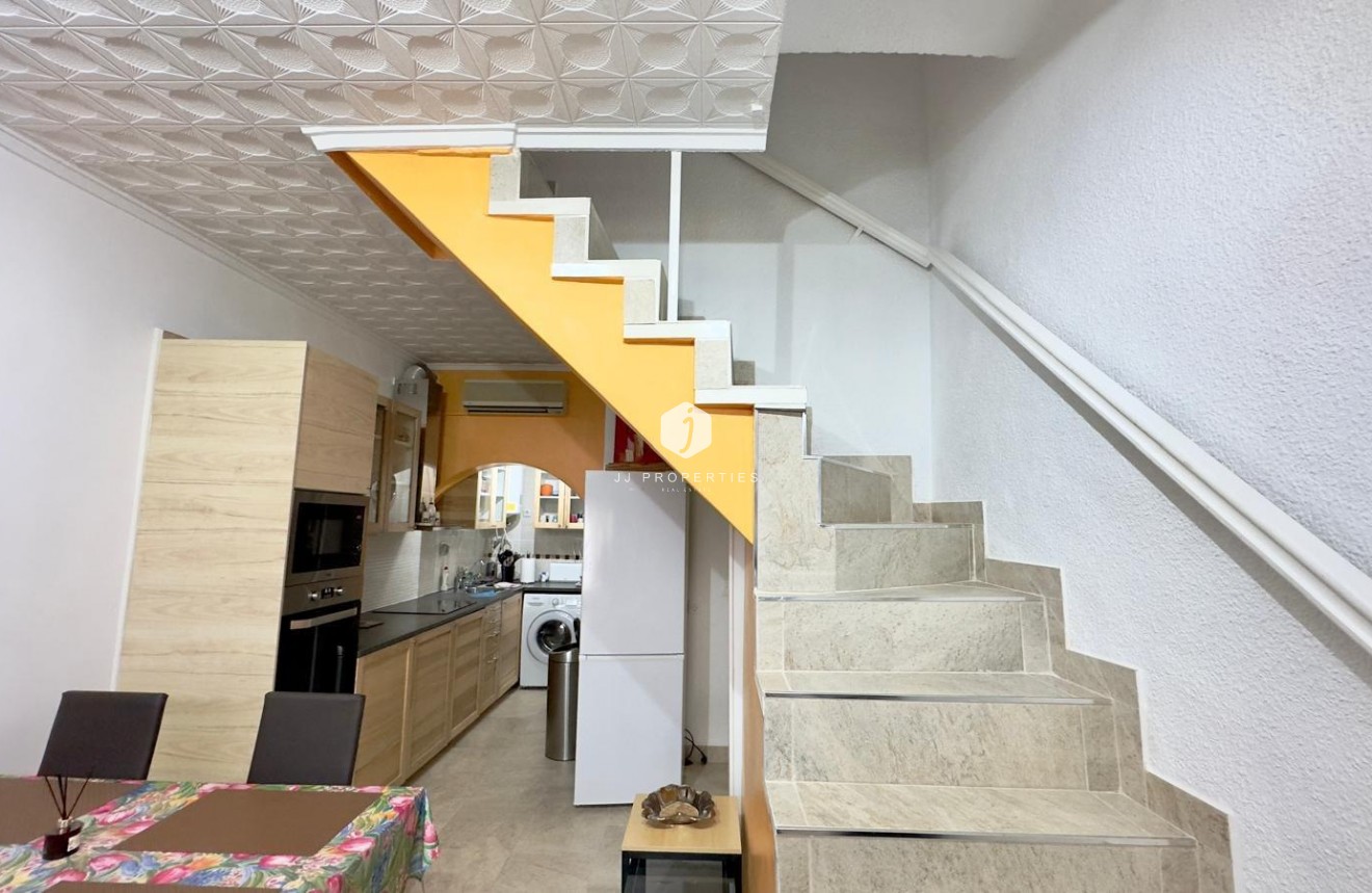 Z drugiej ręki - Szalet -
Torrevieja - La Siesta - El Salado - Torreta