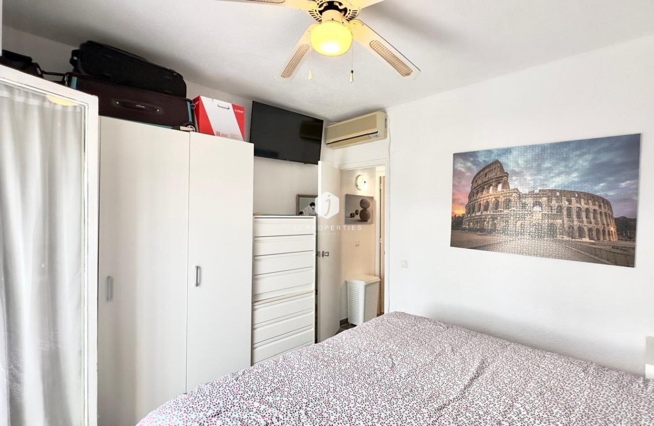 Z drugiej ręki - Szalet -
Torrevieja - La Siesta - El Salado - Torreta