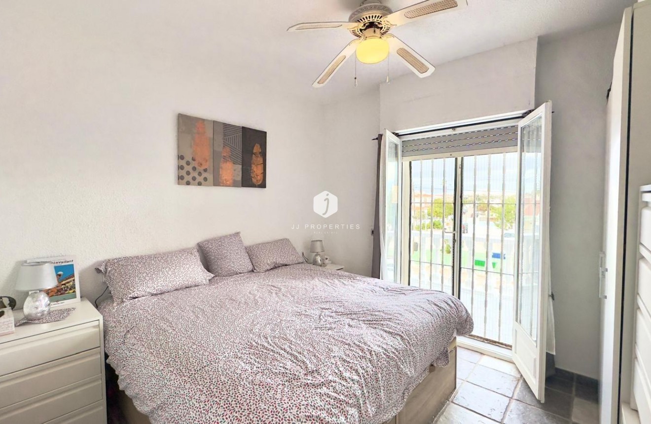 Z drugiej ręki - Szalet -
Torrevieja - La Siesta - El Salado - Torreta