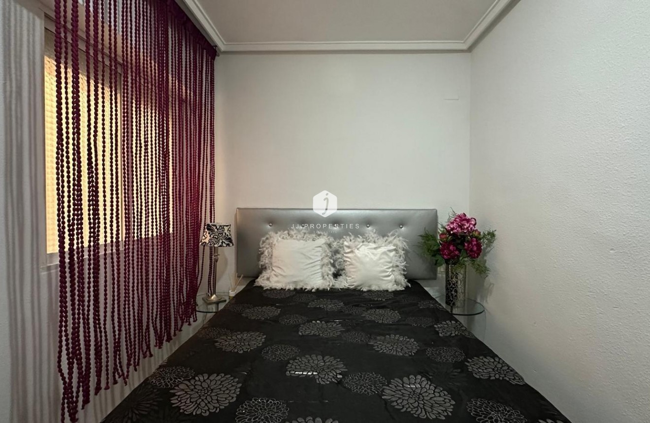 Tweedehands - Appartement / flat -
Torrevieja