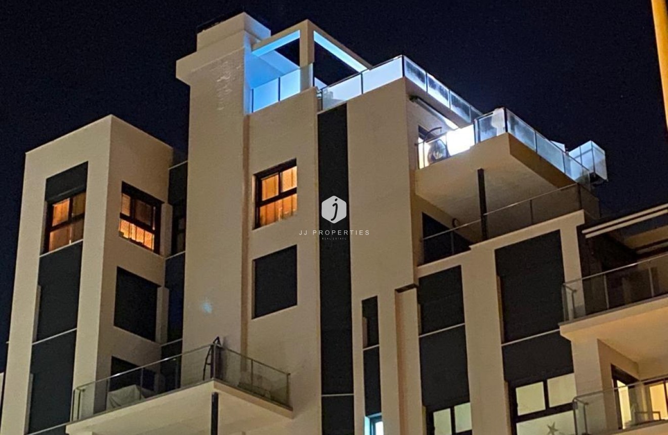 Aus zweiter Hand - Penthouse -
Guardamar del Segura - puerto deportivo