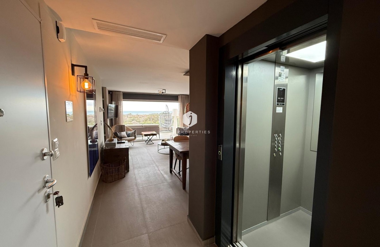 Aus zweiter Hand - Penthouse -
Guardamar del Segura - puerto deportivo