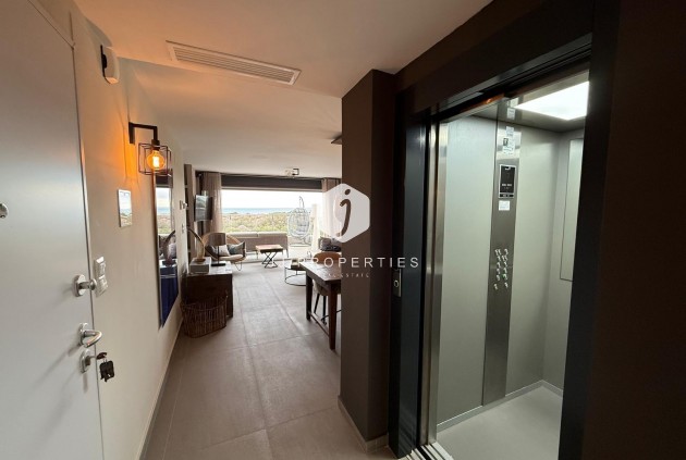 Aus zweiter Hand - Penthouse -
Guardamar del Segura - puerto deportivo